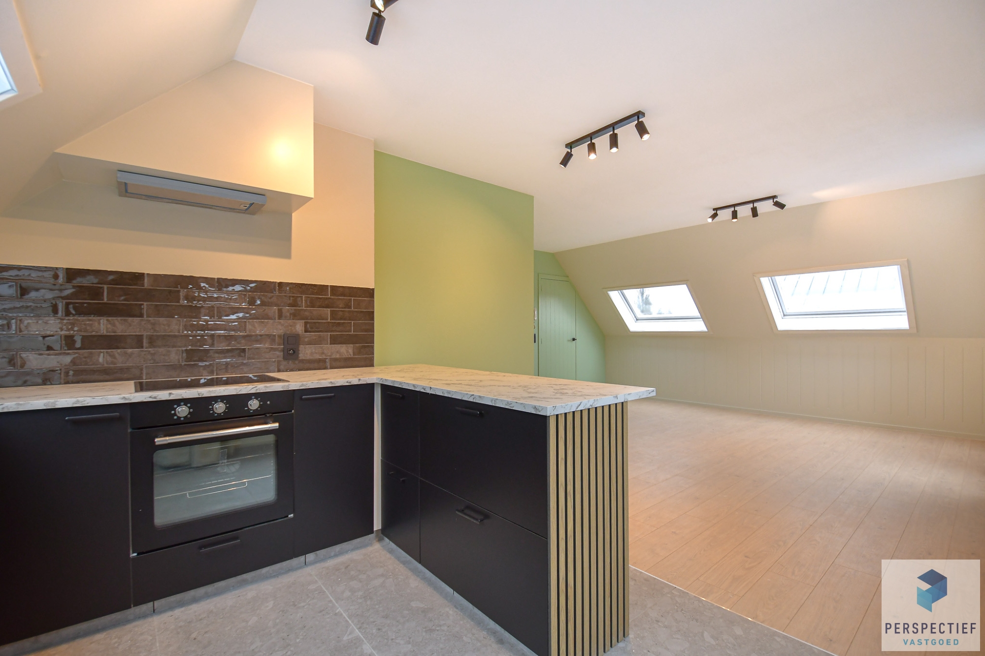 Centraal gelegen één-slaapkamerappartement met garage - foto 4