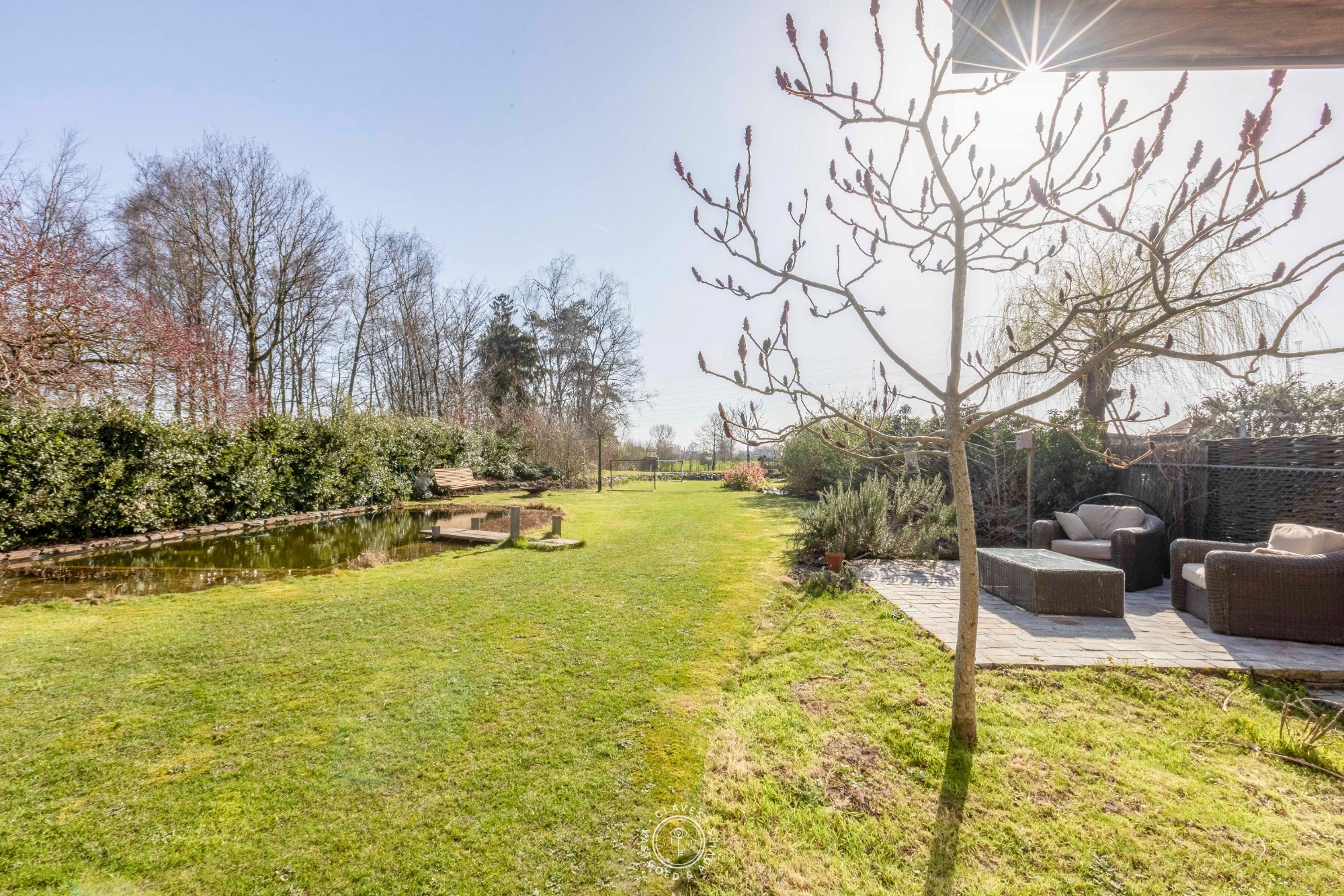 Welgelegen en recent gebouwde woning met uitzonderlijke tuin - foto 2