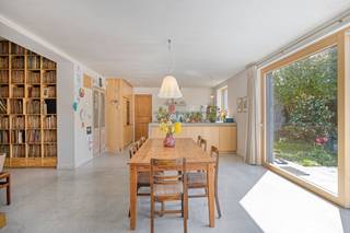 Bent u op zoek naar een lichtrijke, ruime en charmante woning? Dit herenhuis in het hart van Assenede combineert authenticiteit met hedendaags...