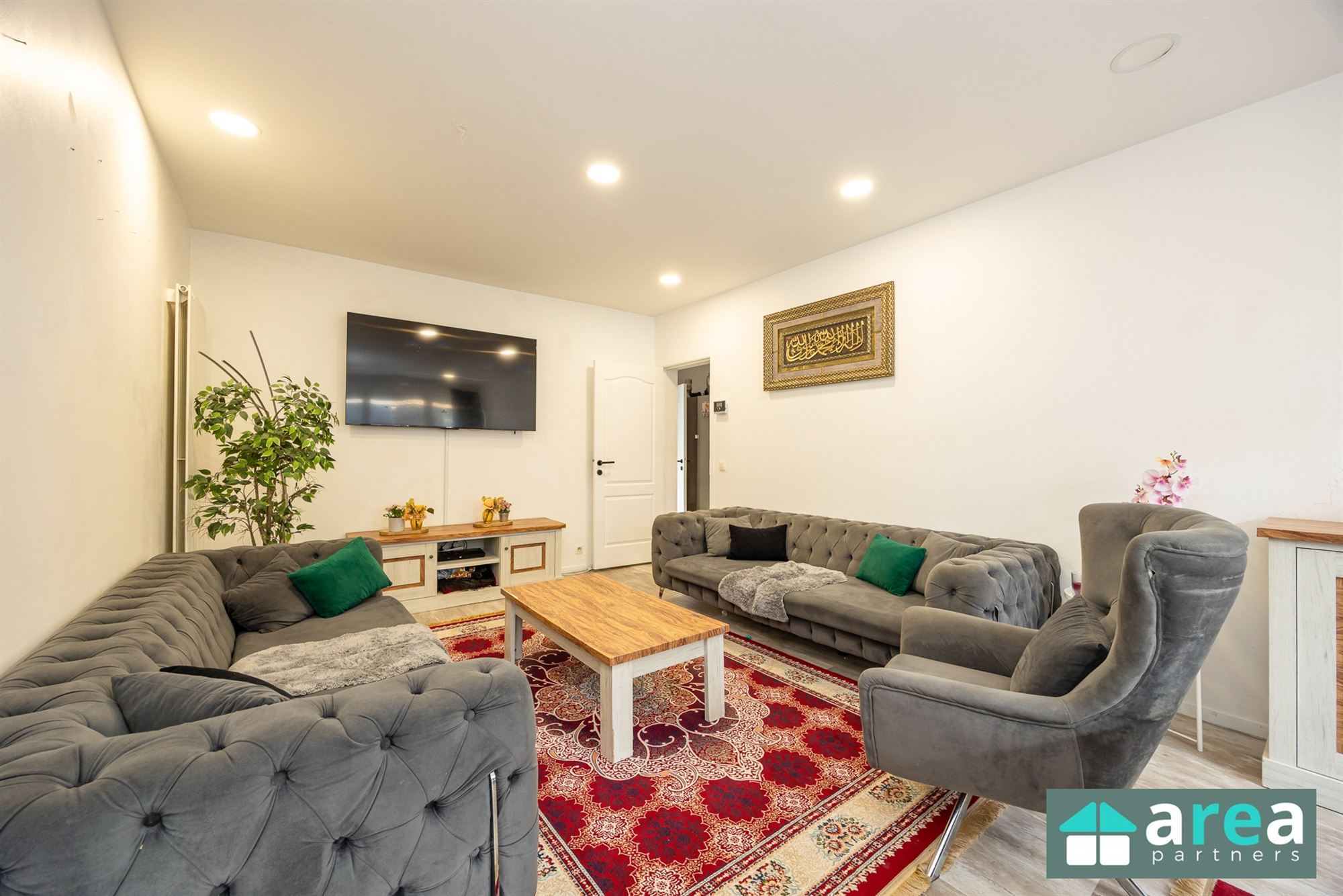 Instapklaar appartement met garage en staanplaats! - foto 4