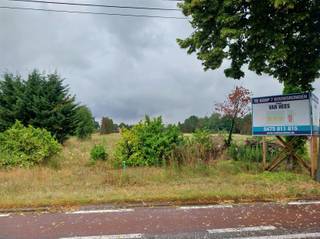  Prachtige bouwgrond voor half open bebouwing van 556m², 11,13m breed.  De grond is deel van een nieuwe verkaveling van 7 bouwgronden...