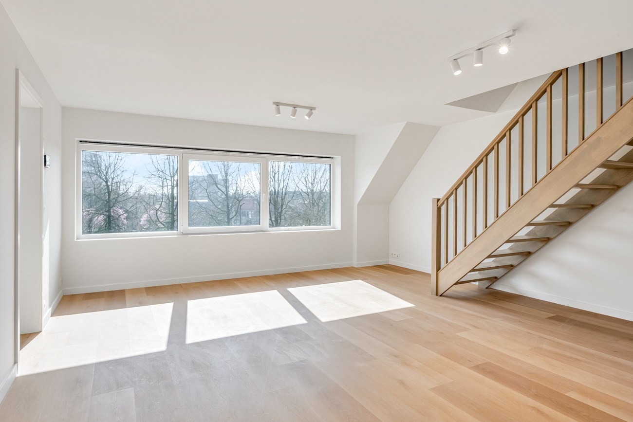 Volledig gerenoveerd appartement met een privé-tuin! - foto 2