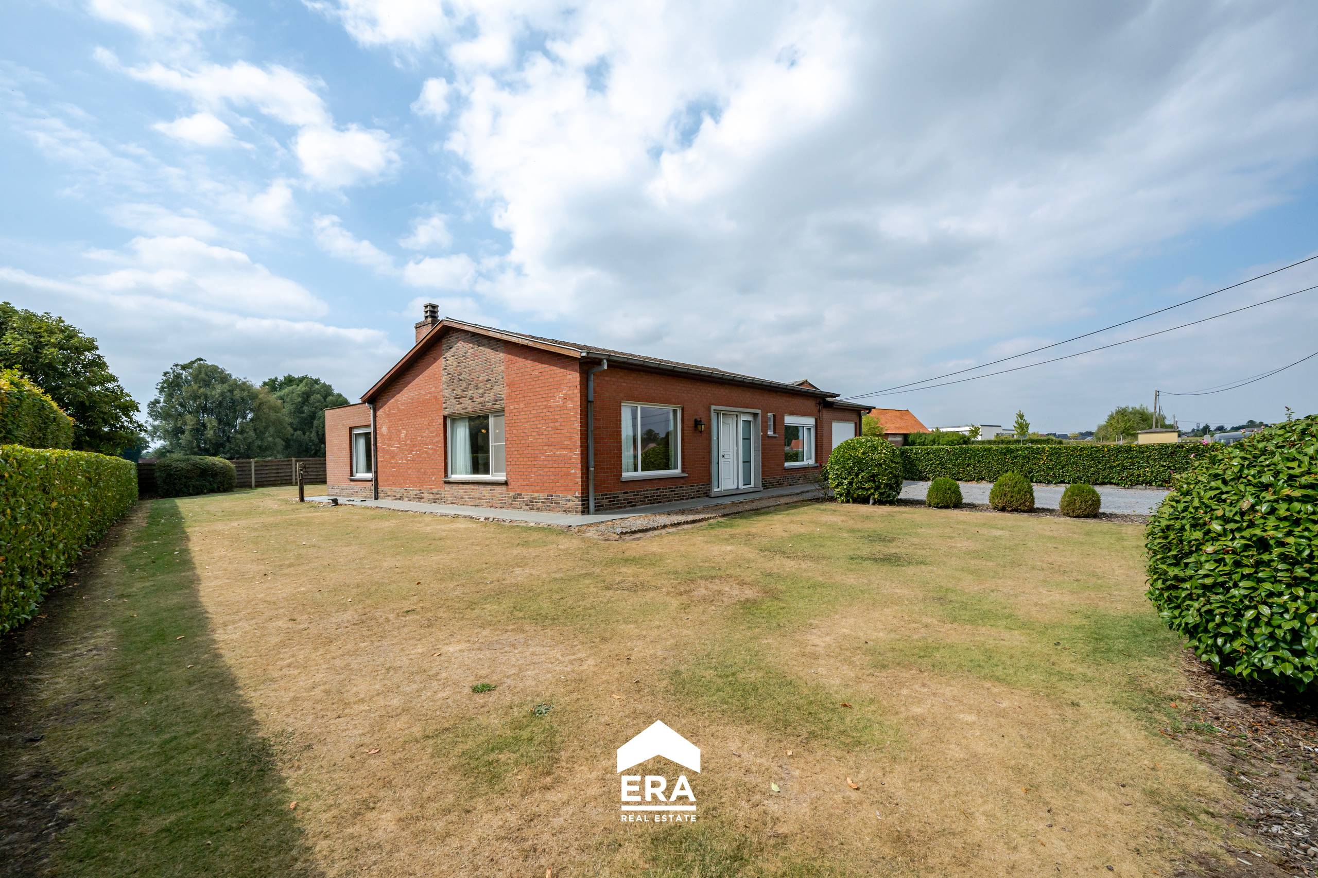 Alleenstaande woning met 2 slaapkamers + garage op 1078 m² - foto 4