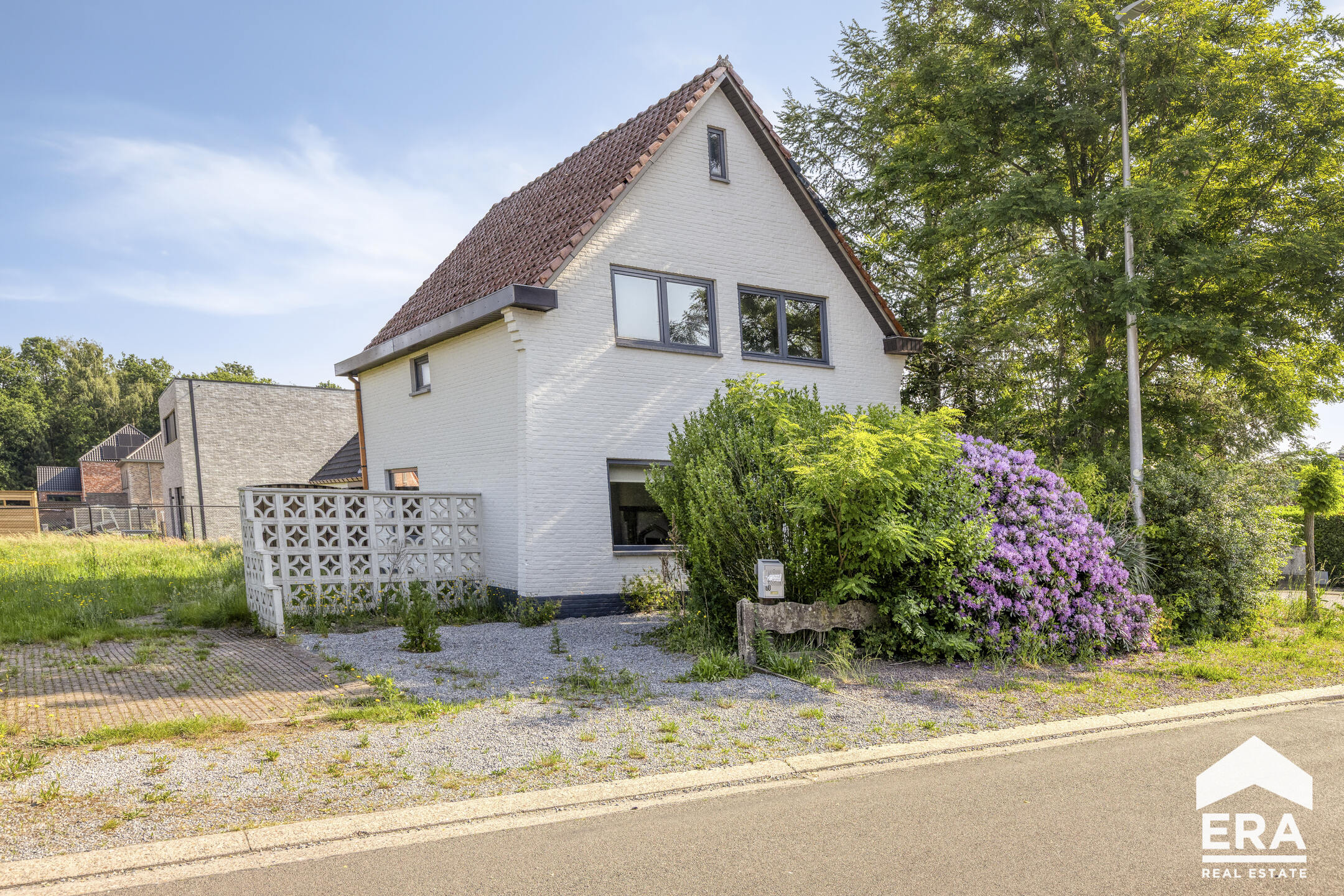 Op te frissen woning met veel potentieel in Lommel - foto 1