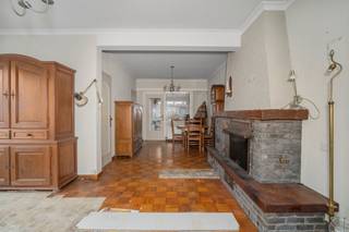 Te koop: ruime halfopen woning in de Molenstraat, Kruibeke, met garage en werkruimte. Deze grote gezinswoning ligt op een toplocatie in Beveren,...