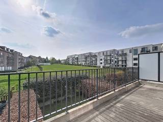 Appartement spacieux dans un immeuble récent (2009) à la frontière entre Haren et Diegem (Machelen). Idéalement situé à quelques pas des...