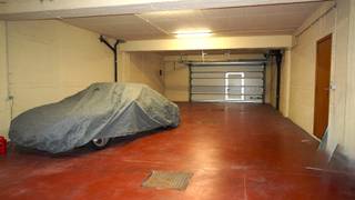 Ruime garage/opslag van ca. 125 m² op toplocatie aan het Stationsplein te Lokeren. Vlot bereikbaar en met uitstekende visibiliteit. Geschikt...