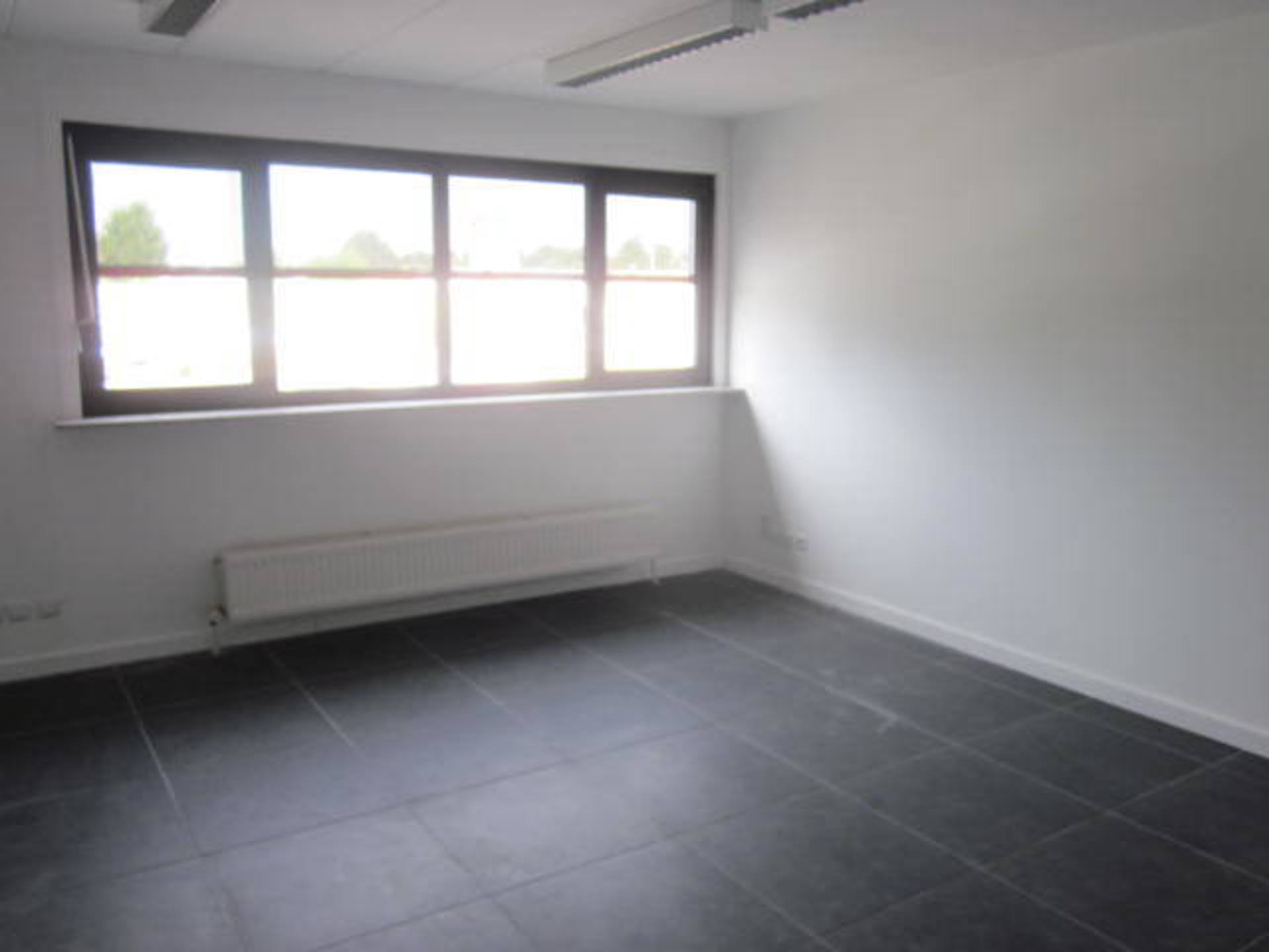 Commercial for rent in Sint-Niklaas - photo 5