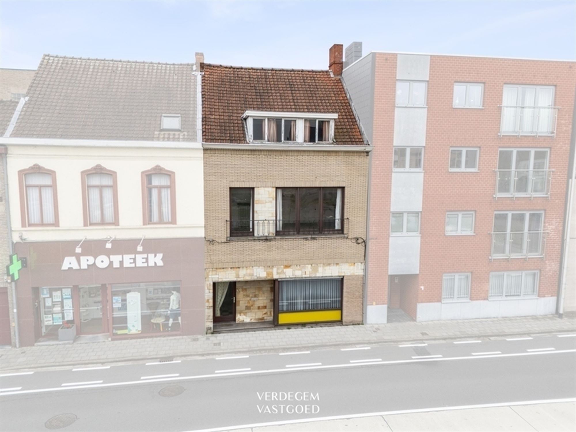 Te renoveren woning met uitzonderlijk potentieel in het centrum van Zelzate - foto 5