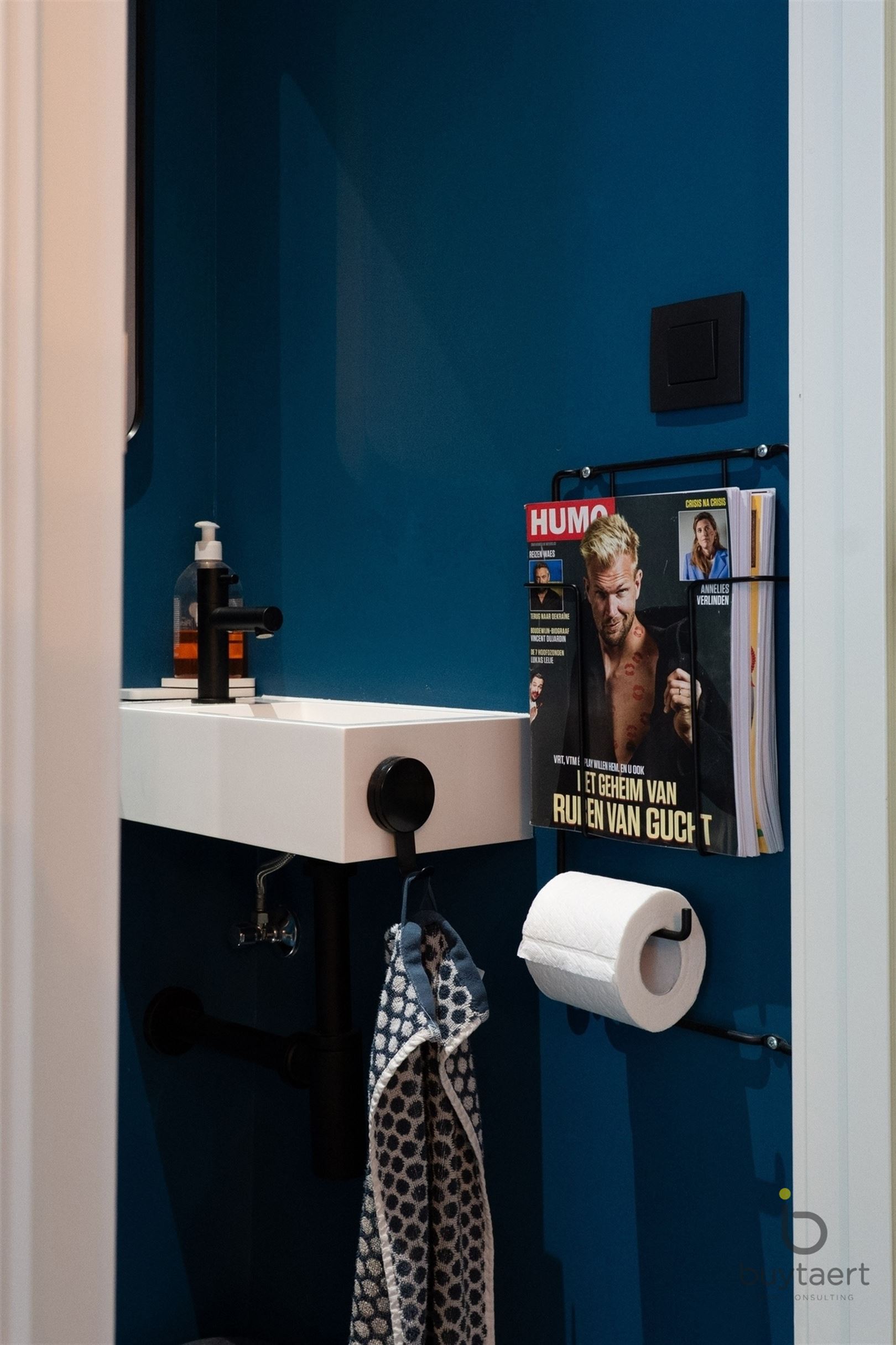INSTAPKLARE CENTRAAL GELEGEN RIJWONING MET DRIE SLAAPKAMERS EN GEZELLIG TUINTJE! - foto 5