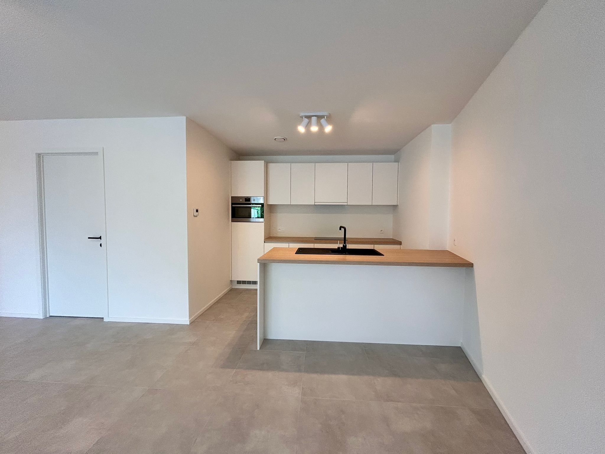 Nieuwbouwappartement met 2 slaapkamers op toplocatie te huur in Diksmuide - foto 4