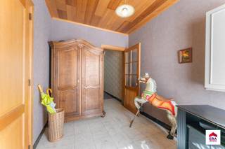 Gezellige halfopen woning met 4 slaapkamers en zonnige tuin op 898m² – Landelijk wonen in het charmante AarseleDroom je van een gezellige thuis op...