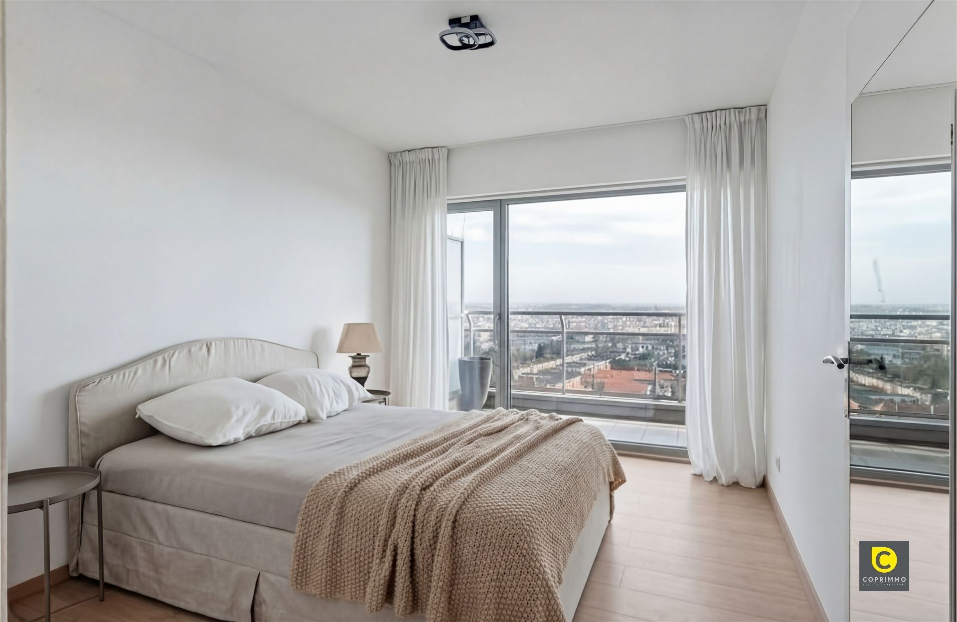 Kwalitatief gerenoveerd appartement met terras - foto 1