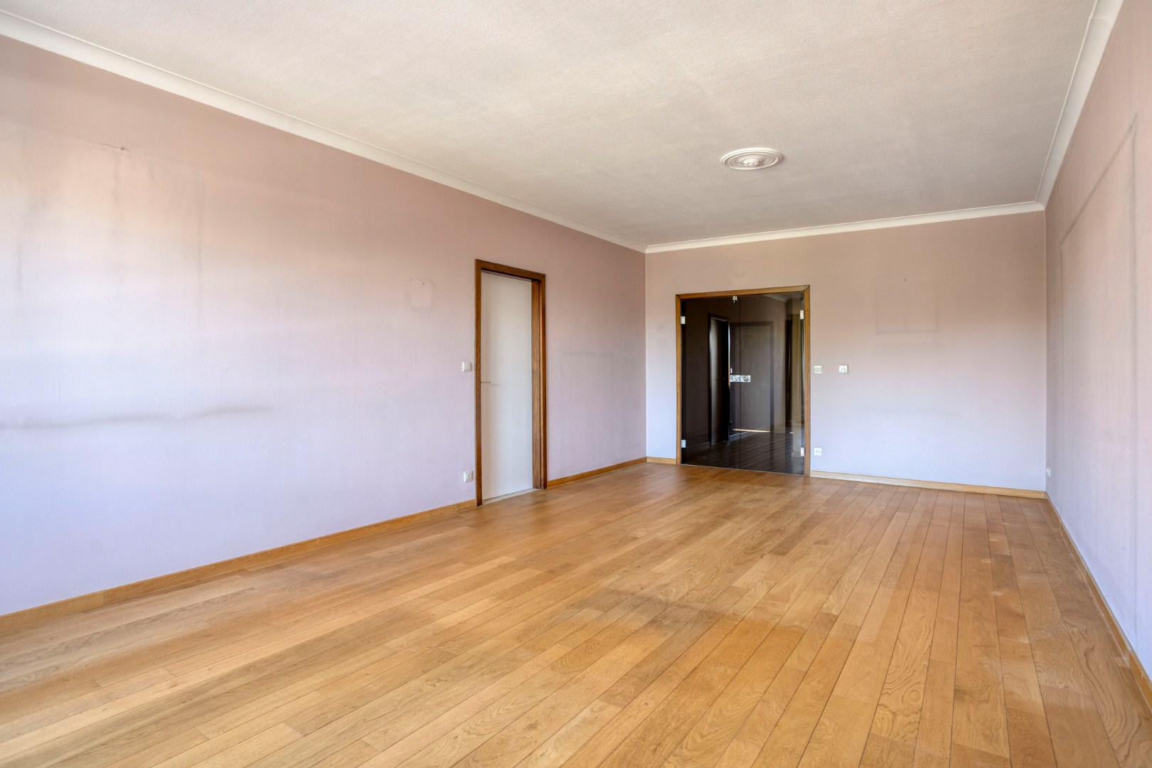 Grand appartement avec vue dégagée et garage - centre de Tongres - photo 4