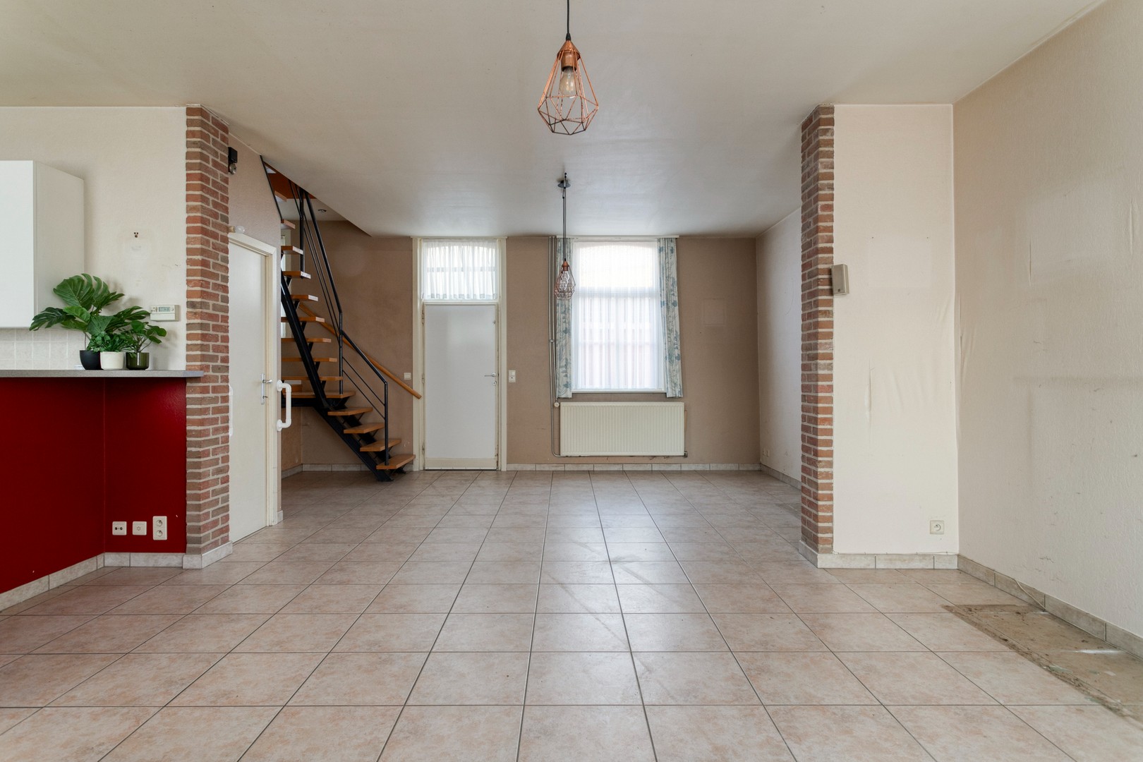 Gezellige tussenwoning met 3 slaapkamers in het centrum van Roeselare-Beveren - foto 3