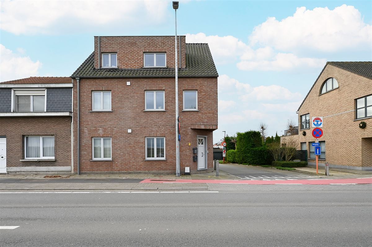 Opbrengsteigendom - tweewoonst of praktijkwoning met kwaliteitsvolle afwerking - foto 1