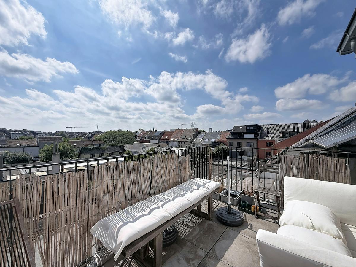 Stijlvol triplex appartement met zonnig terras in Gent - foto 1