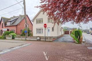 Op een centrale locatie in Pulle bevindt zich deze vrijstaande woning uit 1961 op een perceel van 606 m². De woning staat momenteel leeg en vormt...