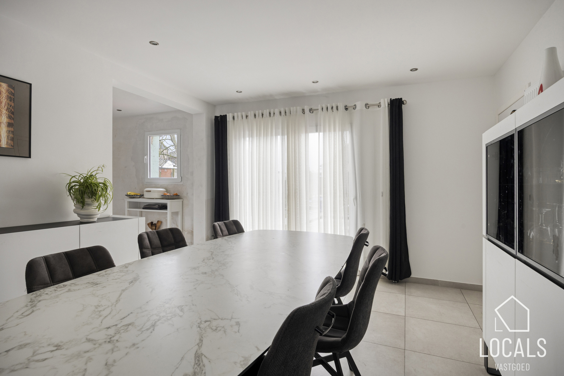 Instapklare woning met 5 slaapk., 3 badkamers en tuin - foto 5
