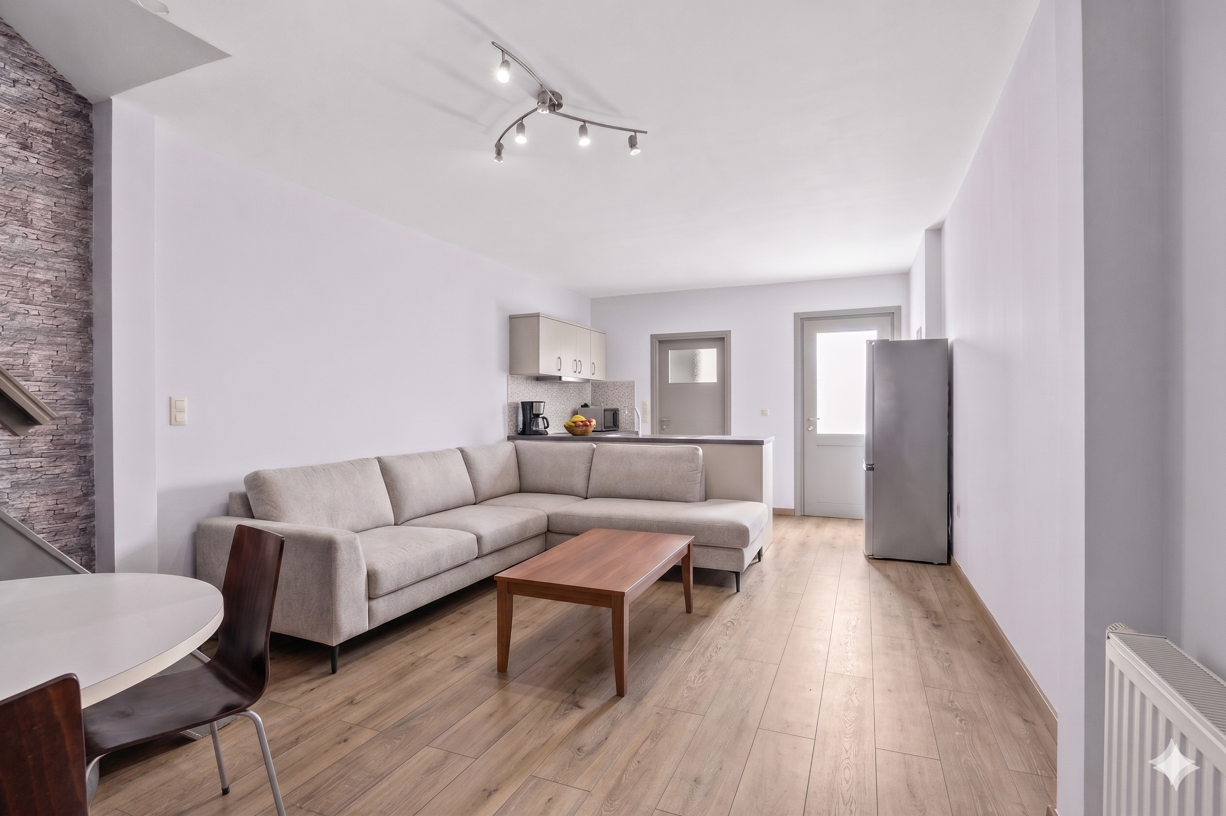 Instapklare, volledig gerenoveerde woning in centrum Lokeren - foto 3