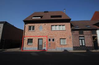 ELEGANTE STUDIO VOOR EIGEN BEWONING OF OPBRENGSTEIGENDOM IN HARTJE EEKLOOntdek deze charmante gelijkvloerse studio gelegen op wandelafstand van het...