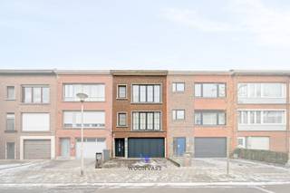 In de rustige en gegeerde Vogeltjeswijk bevindt zich dit ruime gebouw met tal van mogelijkheden. Het pand combineert comfortabel wonen met een...