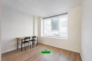 Dit charmante huis met een totale oppervlakte van 242m², gelegen in Roesbrugge, biedt een unieke kans voor wie op zoek is naar een leuke...