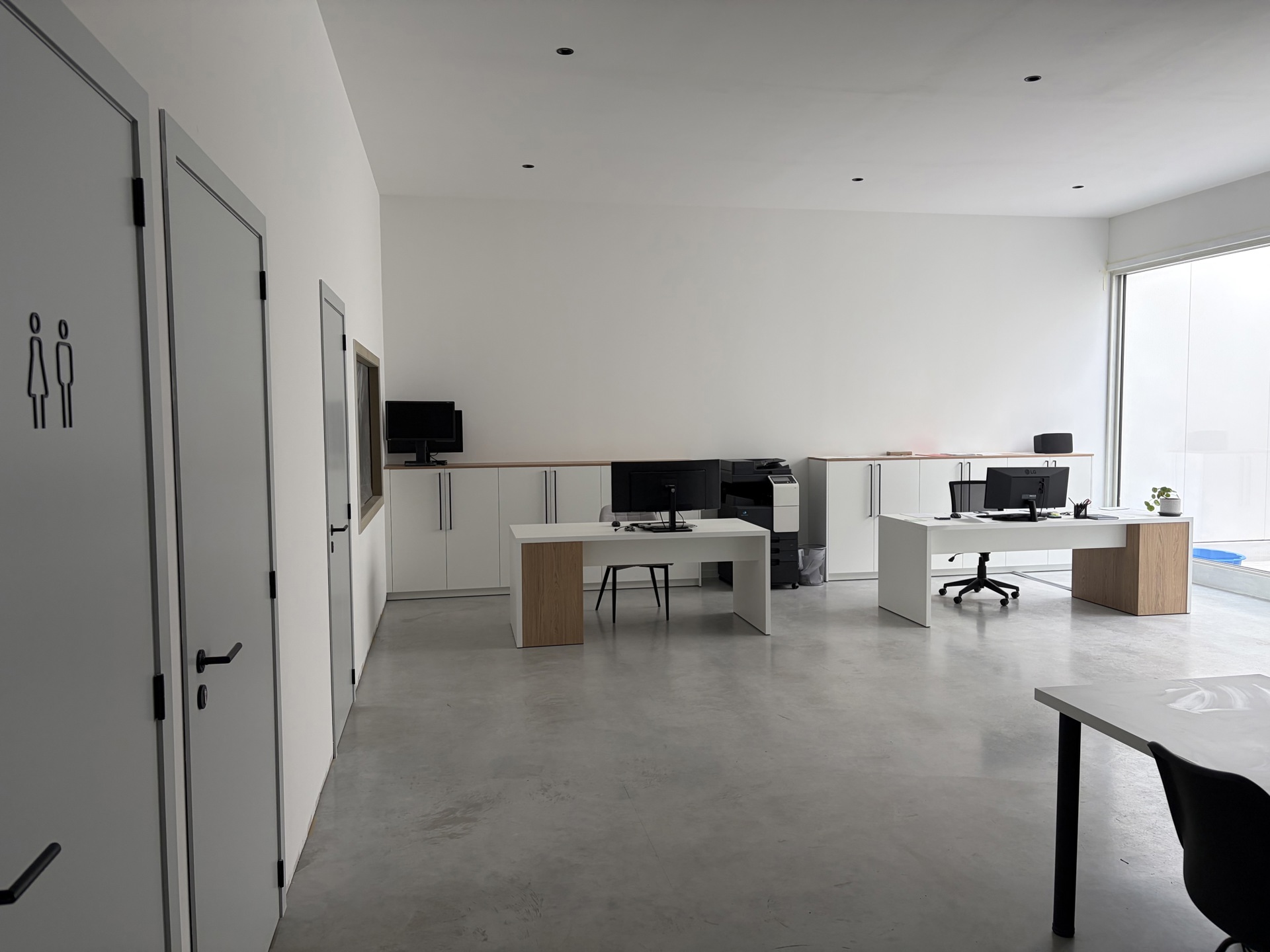 TE KOOP: KMO-UNIT MET KANTOOR/SHOWROOM TE BILZEN - foto 5