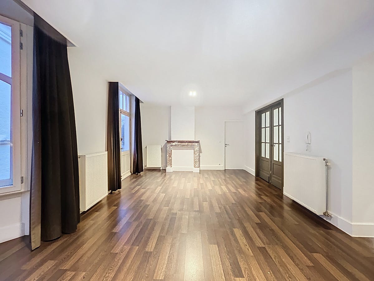 appartement met 3 kamers te huur op de Grote Markt te Kortrijk - foto 5