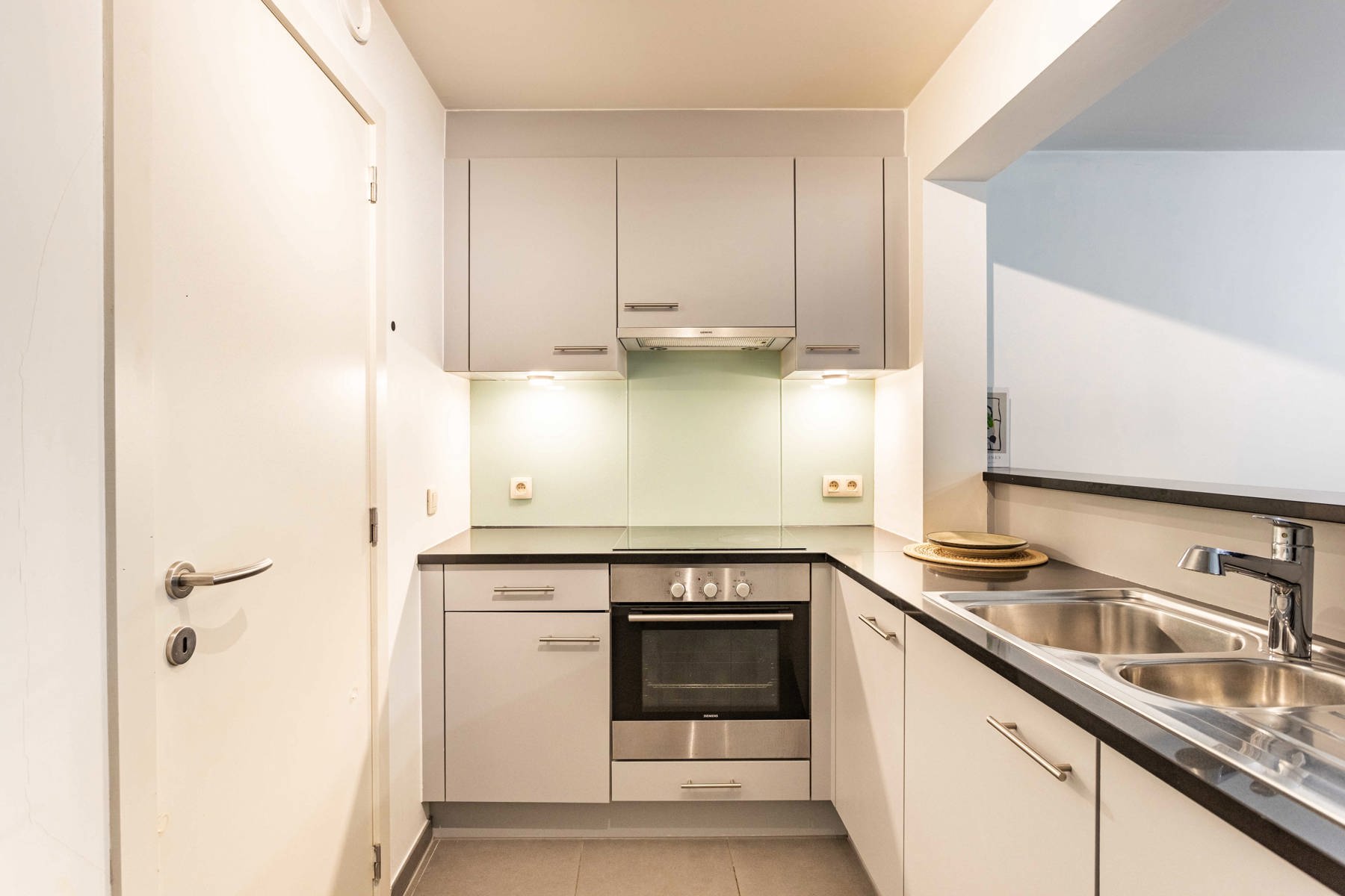 Appartement met 2 slaapkamers en terras in centrum Asse  - foto 4