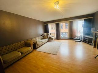 Brugge centrum, vlakbij Smedenpoort, Vestingen, t' Zand en station Ruime degelijk GEBOUWDE BEL-ETAGE  WONING met  GARAGE van circa 90 m³, 3 SLPKS...