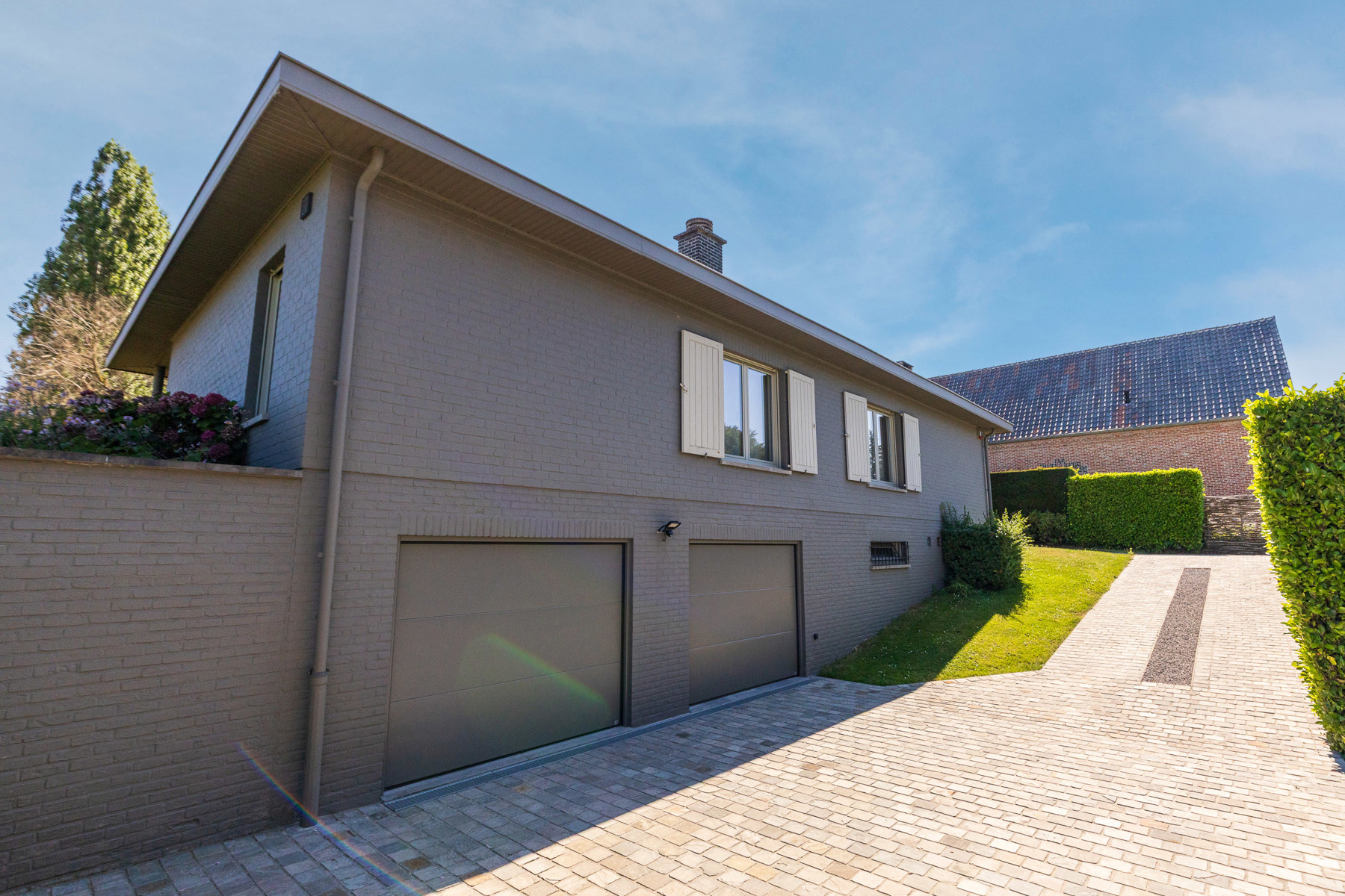 Ruime laagbouwvilla in residentiële villawijk - foto 4