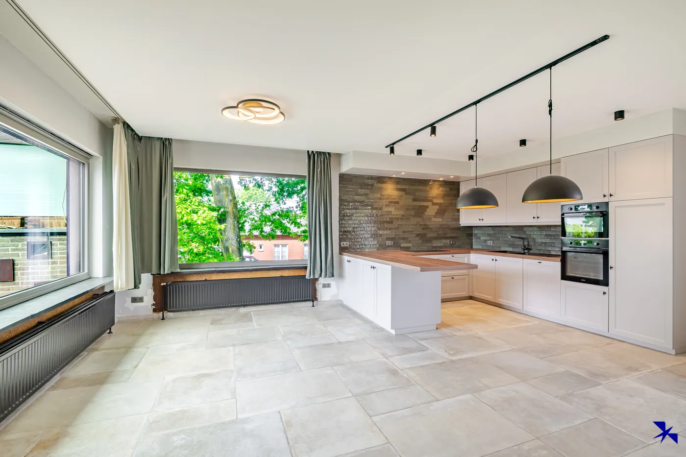 Spacieuse maison familiale avec caractère et 4 chambres dans un environnement verdoyant - photo 3