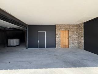 Deze opslagruimte van +/- 150m2 is gelegen in de Hugo Verriesstraat in Izegem.De opslagruimte heeft een diepte van +/- 19,5 meter, breedte van +/-...