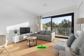 In het charmante De Haan presenteren wij u deze moderne en stijlvolle assistentiewoning, gelegen in het residentiële complex Golf by...