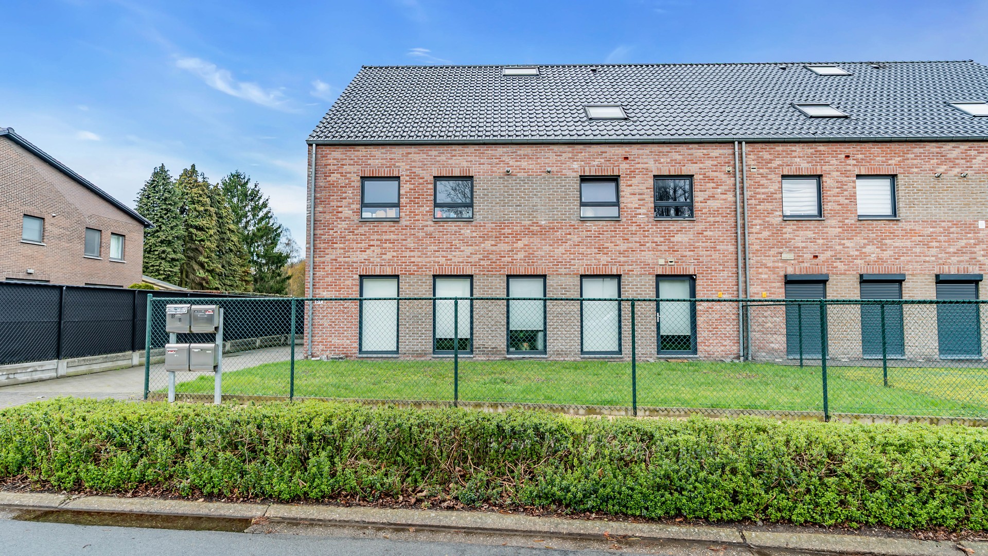 Instapklaar gelijkvloers appartement met 2 slaapkamers en tuin - foto 3