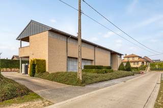 Deze uitzonderlijk ruime en perfect instapklare villa, gelegen in het rustige en groene Kersbeek-Miskom (Kortenaken), biedt een unieke combinatie...