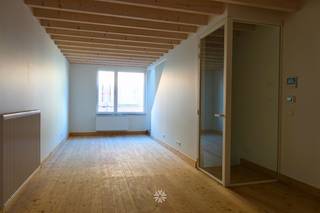 GENT - Mimosastraat 1: op zoek naar een gerenoveerde bel-etage met terras te huur in Gent? Dan is dit pand mogelijk iets voor u. De belangrijkste...