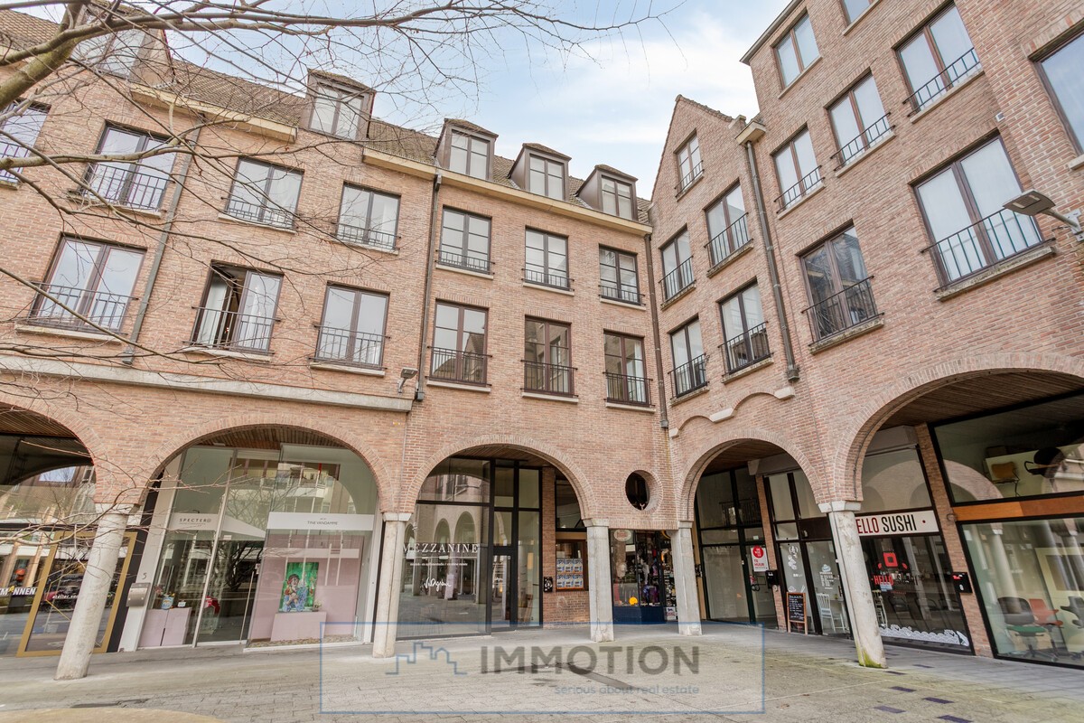 Mooi 1-slaapkamer appartement met parking aan het Overbekeplein. - photo 2