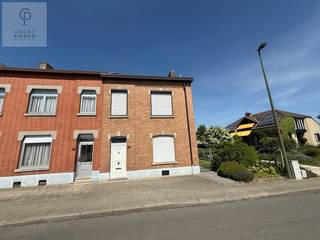 Deze leuke gezinswoning op wandelafstand van het treinstation en centrum van Landen heeft heel wat te bieden.De woning betreden we via de voordeur en...
