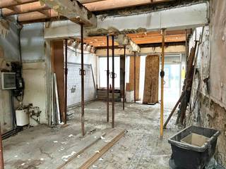 <p>TOPGELEGEN, pal in het CENTRUM gelegen handelspand met POTENTIEEL! Ideaal voor mensen op zoek naar een winkel/kantoor/horecazaak, pal in het CENTRUM. Grote TUIN! Bezoek na afspraak met IMMO BEGUIN: info@immobeguin.be</p>