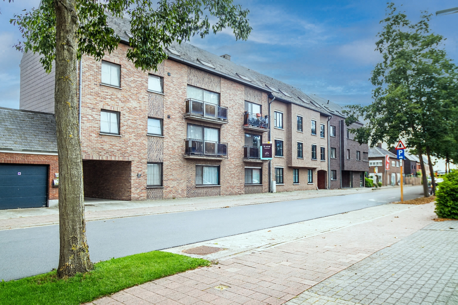 Ruim appartement met 2 slaapkamers, zonnig terras en garage - foto 5