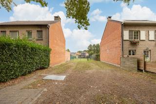 BUILDING PLOT FOR SINGLE-FAMILY HOUSE WITH CARE UNIT IN BRASSCHAAT NEAR MARIA-TER-HEIDEBENEFITSIn green Brasschaat, in a quiet location near...