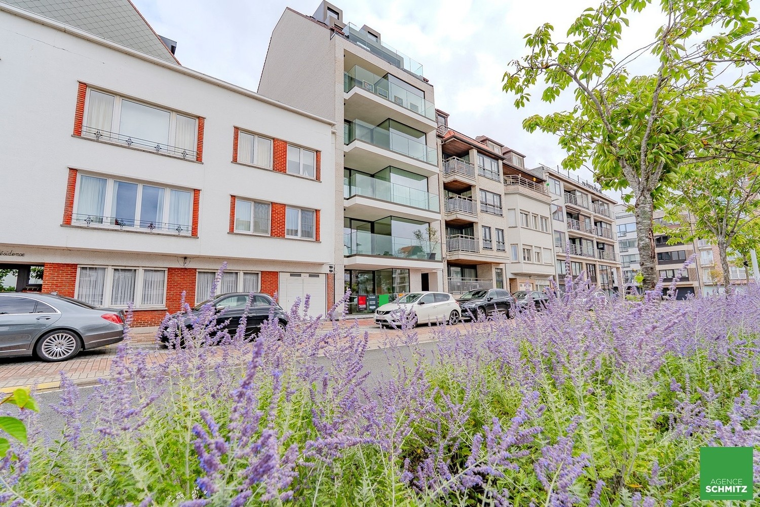 Luxueus gelijkvloers nieuwbouwappartement met drie slaapkamers en grote terrassen op toplocatie in Knokke - foto 1