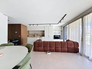 Prachtig volledig instapklaar nieuwbouwappartement met 2 kamers te huur in centrum Waregem. Dit appartement is mooi afgewerkt met overal...