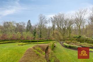 Centraal gelegen en energiezuinig appartement van maar liefst 121 m², nabij winkels, supermarkten en met een vlotte verbinding naar de...