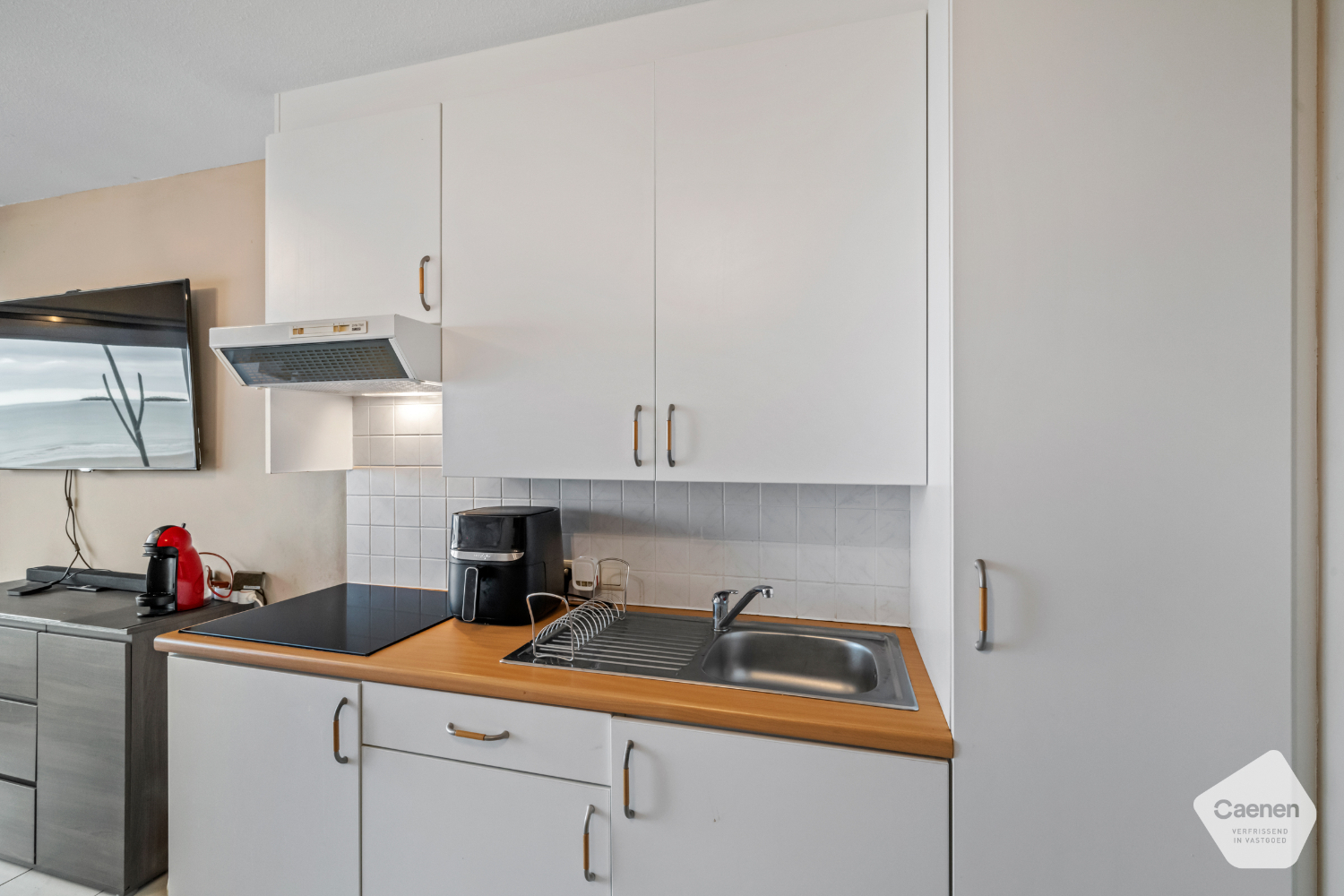 Studio moderne prêt à emménager avec une magnifique vue frontale sur la mer - photo 5