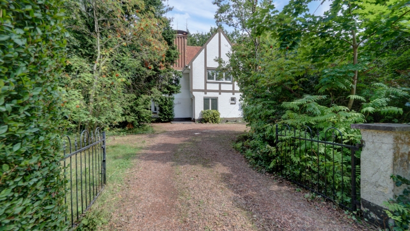 Te renoveren charmant landhuis van 235m² + dubbele garage op 15 are - foto 4