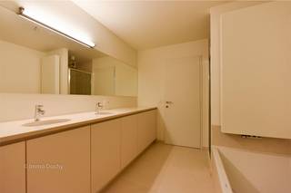 Heel mooi appartement met frontaal zicht op Park Casier.Derde verdieping.Bestaande uit een inkomhall, living, ingerichte keuken, grote berging, 2...