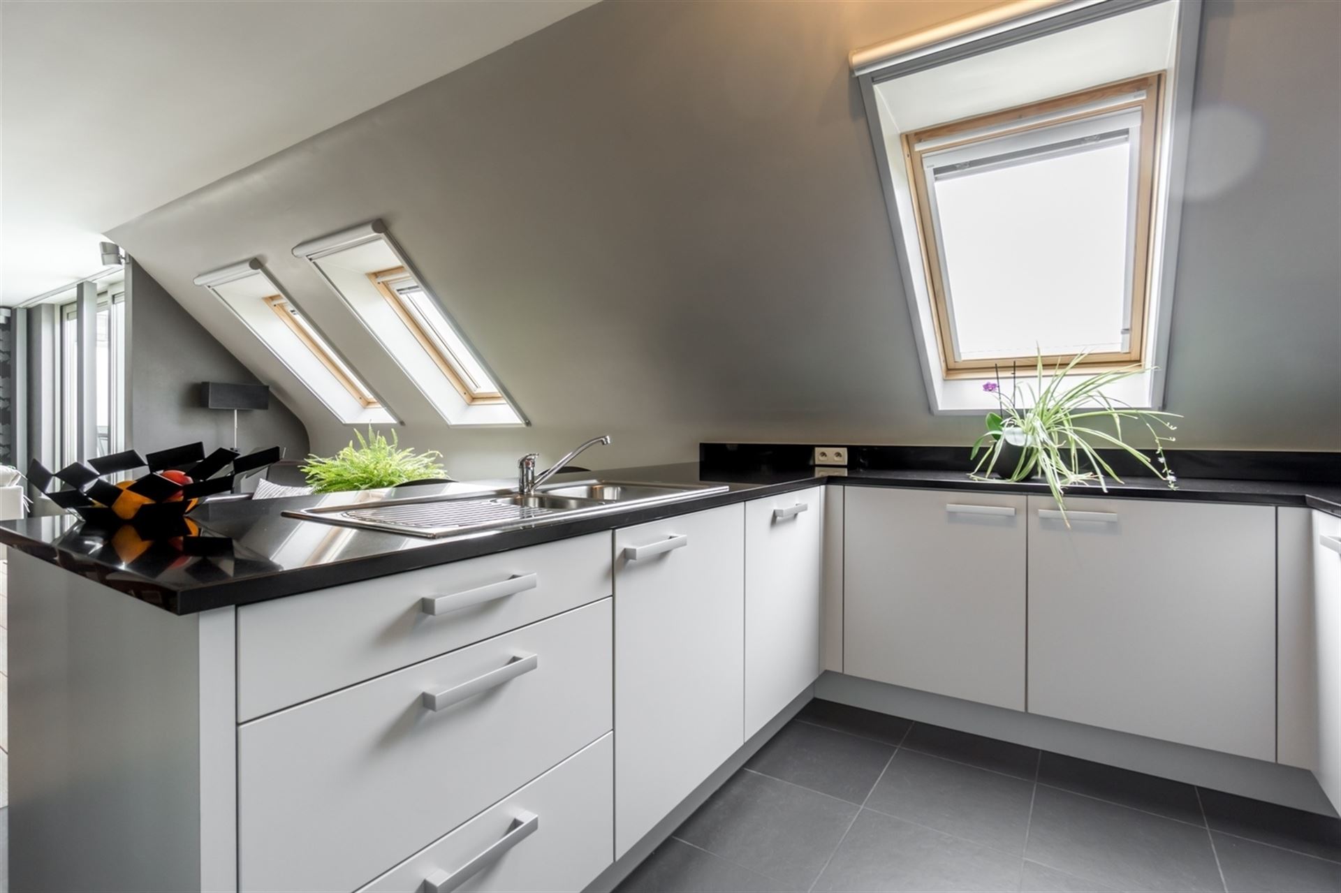 Lichtrijk dakappartement met 2 slpks, terras en garage (+€29.000) - foto 5